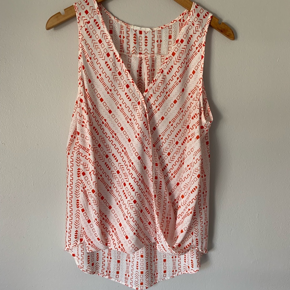 💰🌟 2/$15 Lush Flowy Faux Wrap Tank